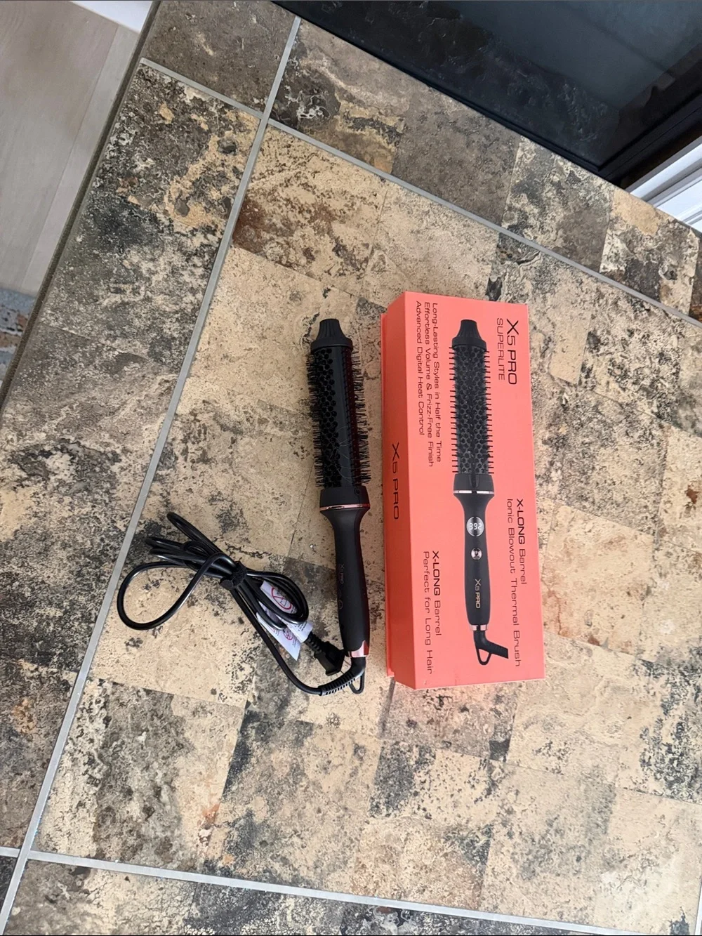 Black Ionic Blowout Thermal Brush – Unbranded